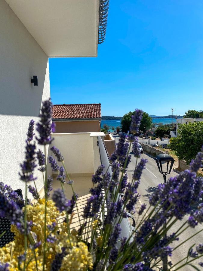 Apartments Dalmatino Vodice Exteriör bild
