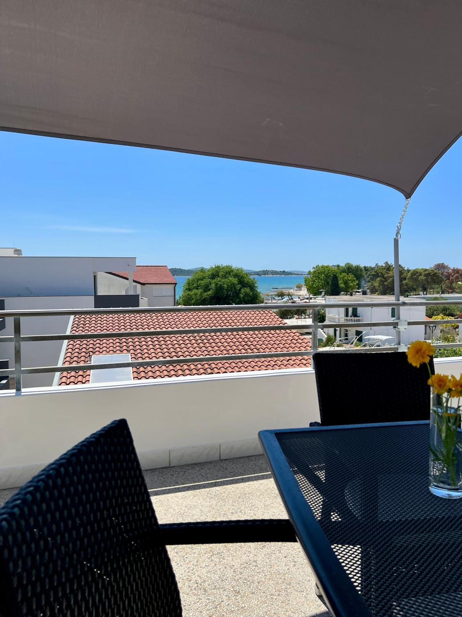 Apartments Dalmatino Vodice Exteriör bild