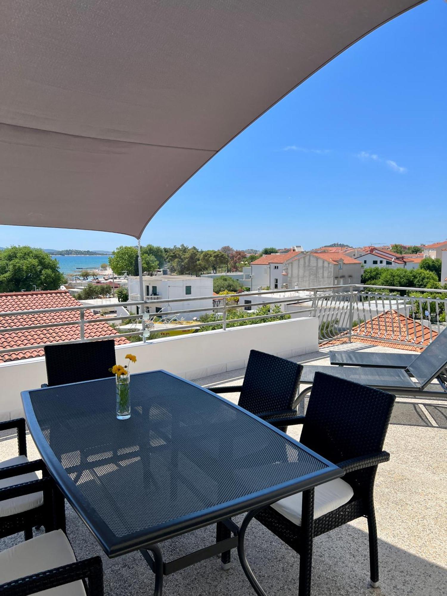 Apartments Dalmatino Vodice Exteriör bild