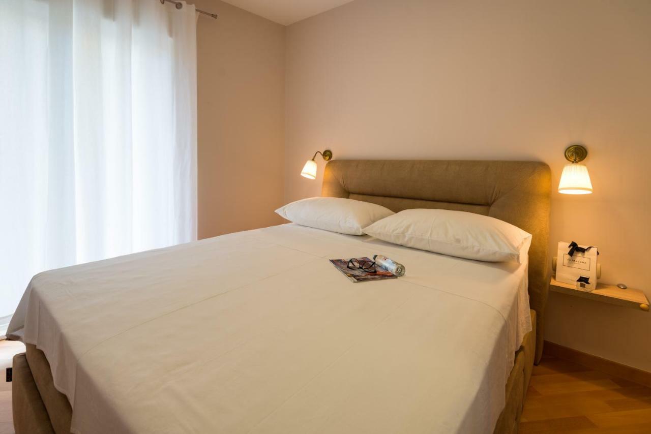 Apartments Dalmatino Vodice Exteriör bild