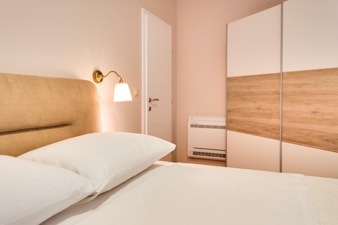 Apartments Dalmatino Vodice Exteriör bild